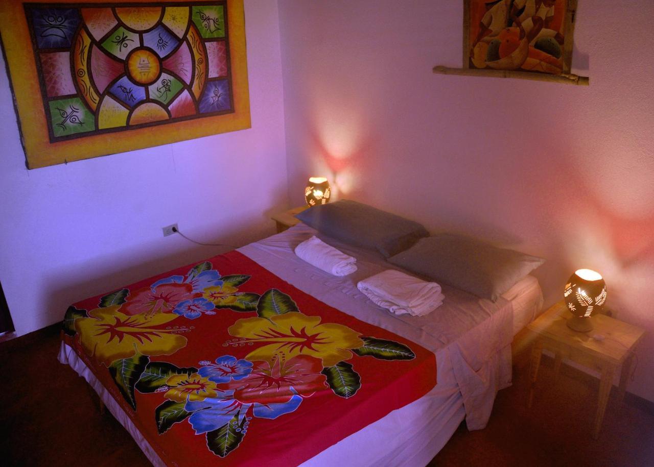 Hostel La Ballena Backpacker Las Galeras Exterior photo